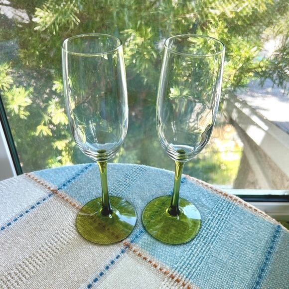 Set of 2 Pier 1 Pantiago Olive Green Champagne Flutes 9.25” - Picture 1 of 11